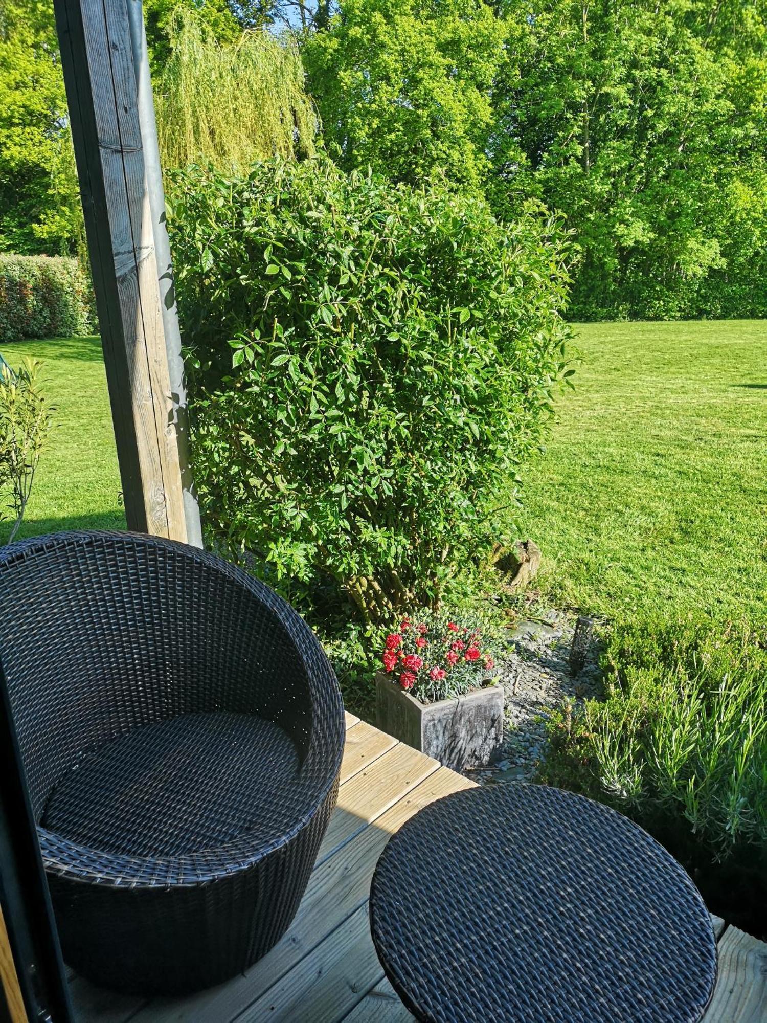 La Pause Bed & Breakfast Surville  Exterior photo